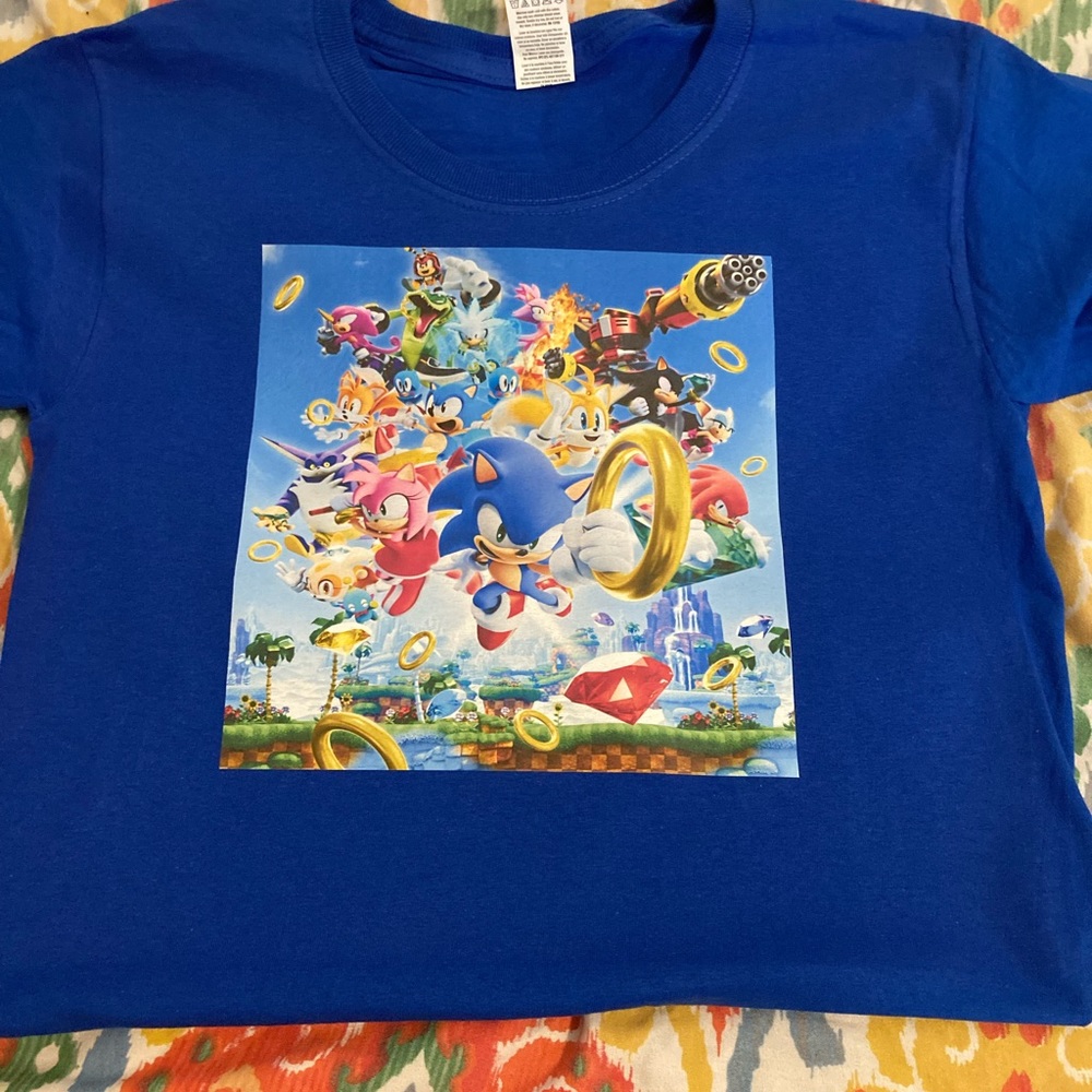 Boys size small sonic tee